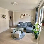 Superb Entire Flat In The Center Of Paris
